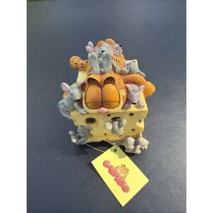 RARE Westland 2349 Paws Garfield Cat Sitting On Top Of The World Music Box Works